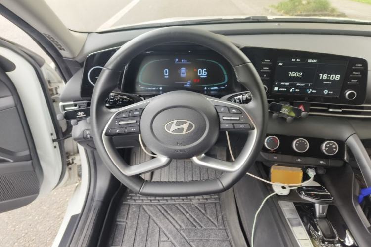 Used Hyundai Elantra 2023 1.5L CVT GLX Elite Edition Steering Wheel