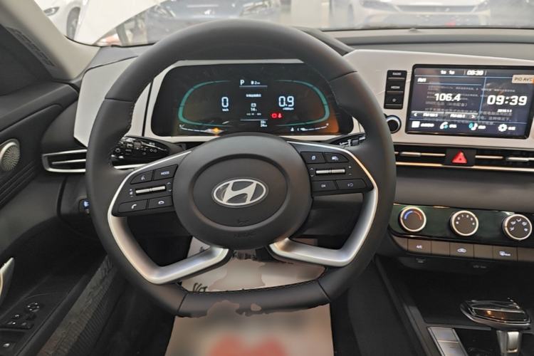 Used Hyundai Elantra 2023 1.5L CVT GLX Elite Edition Steering Wheel