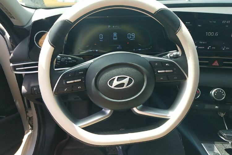 Used Hyundai Elantra 2023 1.5L CVT GLX Elite Edition Steering Wheel
