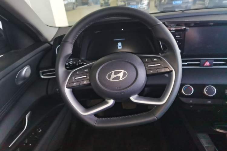 Used Hyundai Elantra 2023 1.5L CVT GLX Elite Edition Steering Wheel