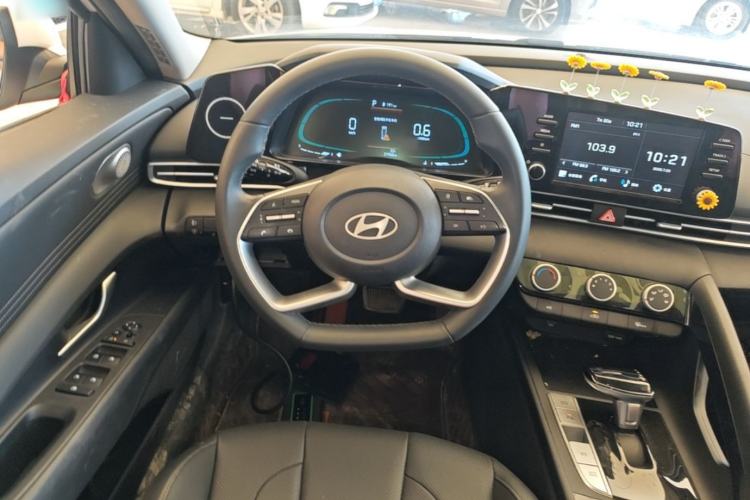 Used Hyundai Elantra 2023 1.5L CVT GLX Elite Edition Steering Wheel