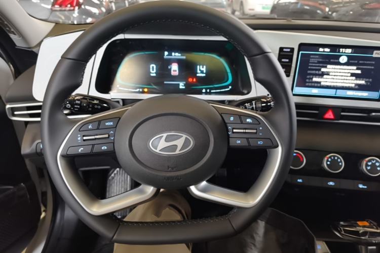 Used Hyundai Elantra 2023 1.5L CVT GLX Elite Edition Steering Wheel