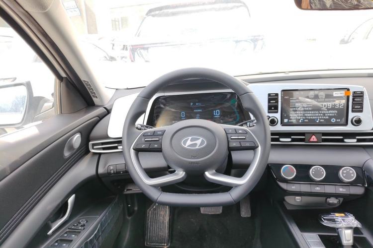 Used Hyundai Elantra 2023 1.5L CVT GLX Elite Edition Steering Wheel