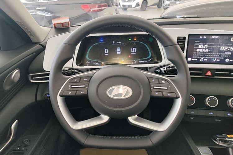 Used Hyundai Elantra 2023 1.5L CVT GLX Elite Edition Steering Wheel