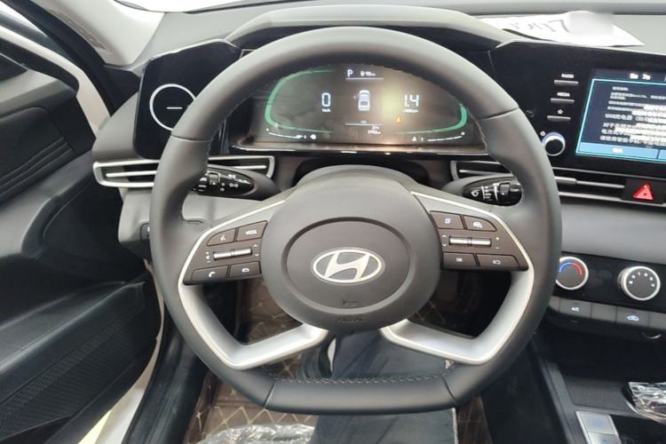 Used Hyundai Elantra 2023 1.5L CVT GLX Elite Edition Steering Wheel