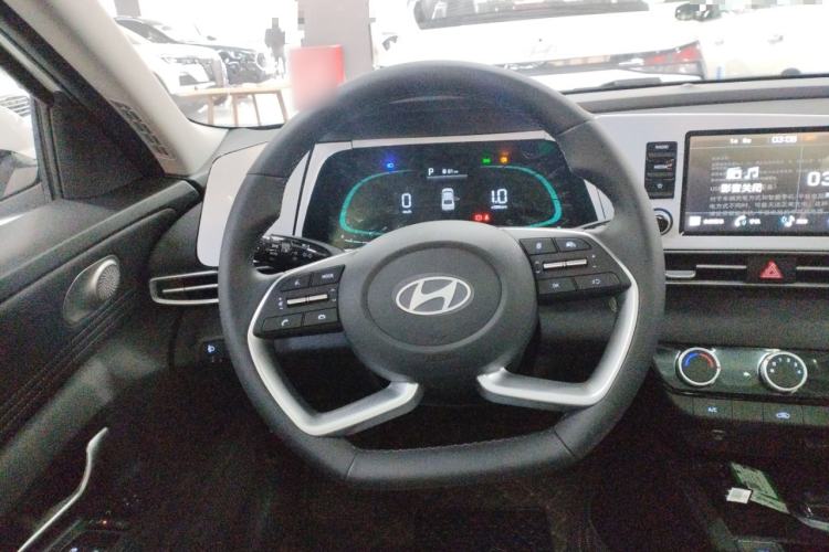 Used Hyundai Elantra 2023 1.5L CVT GLX Elite Edition Steering Wheel