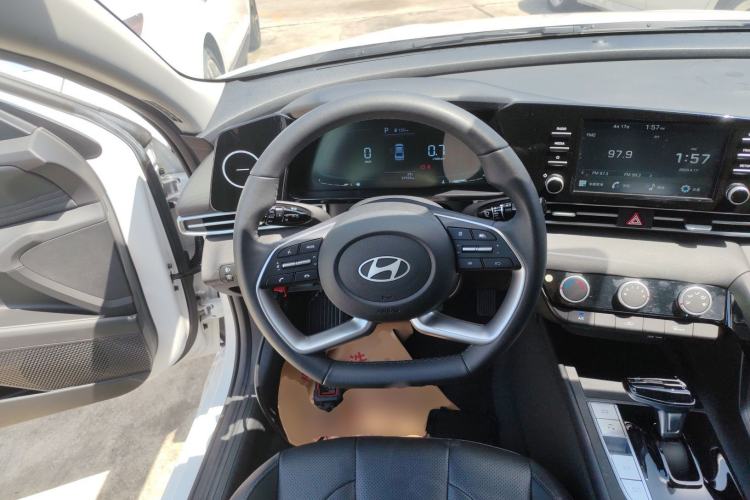 Used Hyundai Elantra 2023 1.5L CVT GLX Elite Edition Steering Wheel