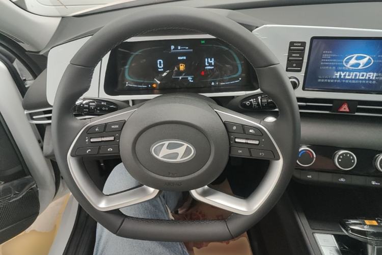 Used Hyundai Elantra 2023 1.5L CVT GLX Elite Edition Steering Wheel