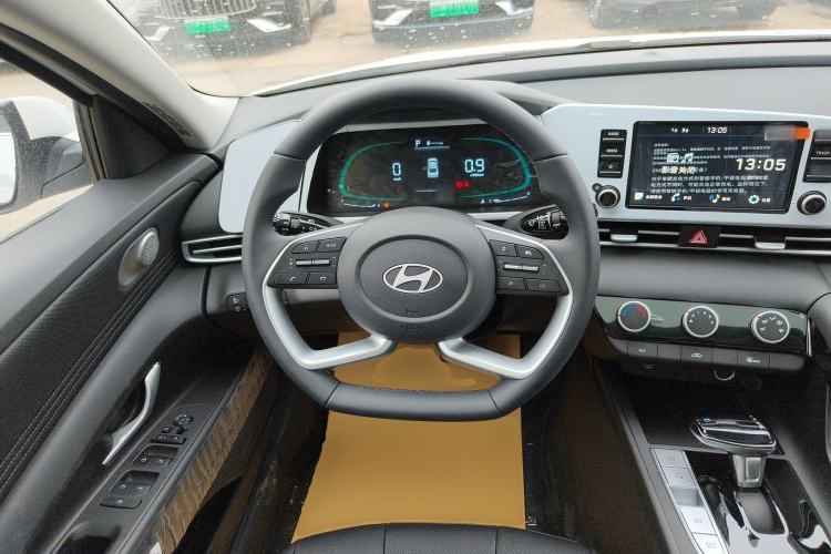 Used Hyundai Elantra 2023 1.5L CVT GLX Elite Edition Steering Wheel