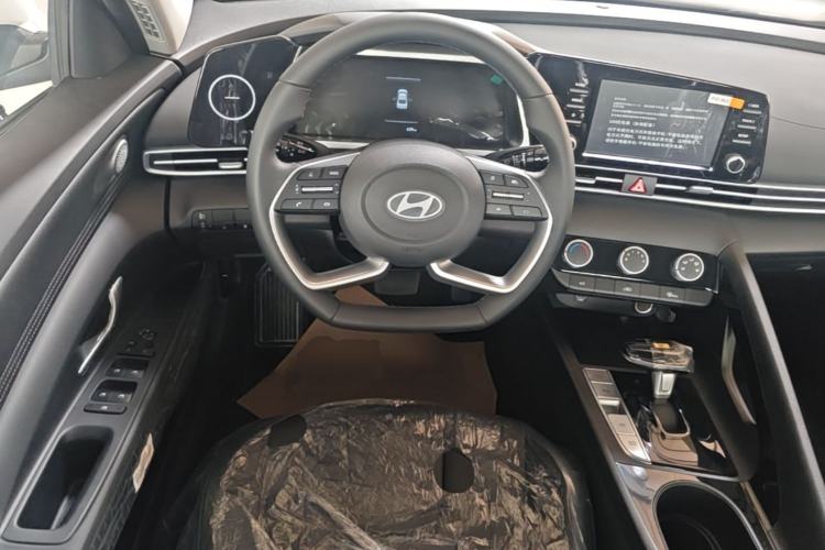 Used Hyundai Elantra 2023 1.5L CVT GLX Elite Edition Steering Wheel