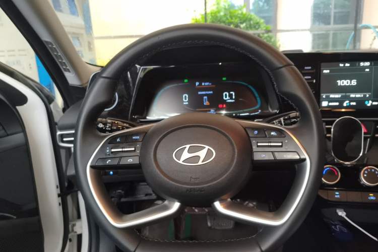 Used Hyundai Elantra 2023 1.5L CVT GLX Elite Edition Steering Wheel