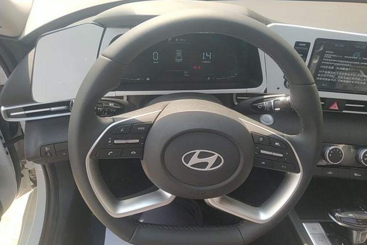 Used Hyundai Elantra 2023 1.5L CVT GLX Elite Edition Steering Wheel