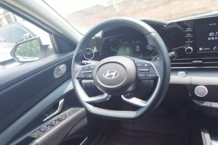 Used Hyundai Elantra 2023 1.5L CVT GLX Elite Edition Steering Wheel