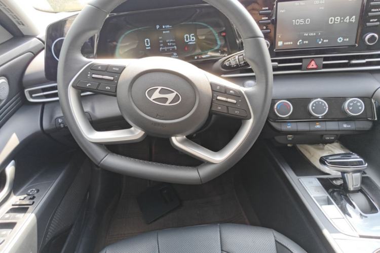 Used Hyundai Elantra 2023 1.5L CVT GLX Elite Edition Steering Wheel