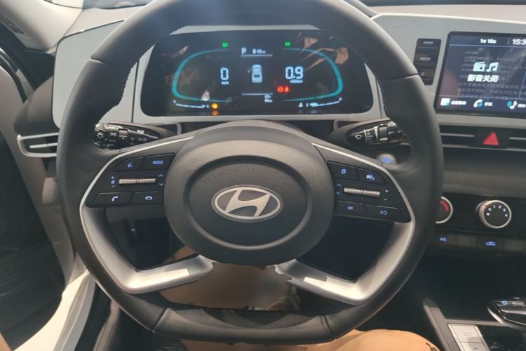 Used Hyundai Elantra 2023 1.5L CVT GLX Elite Edition Steering Wheel