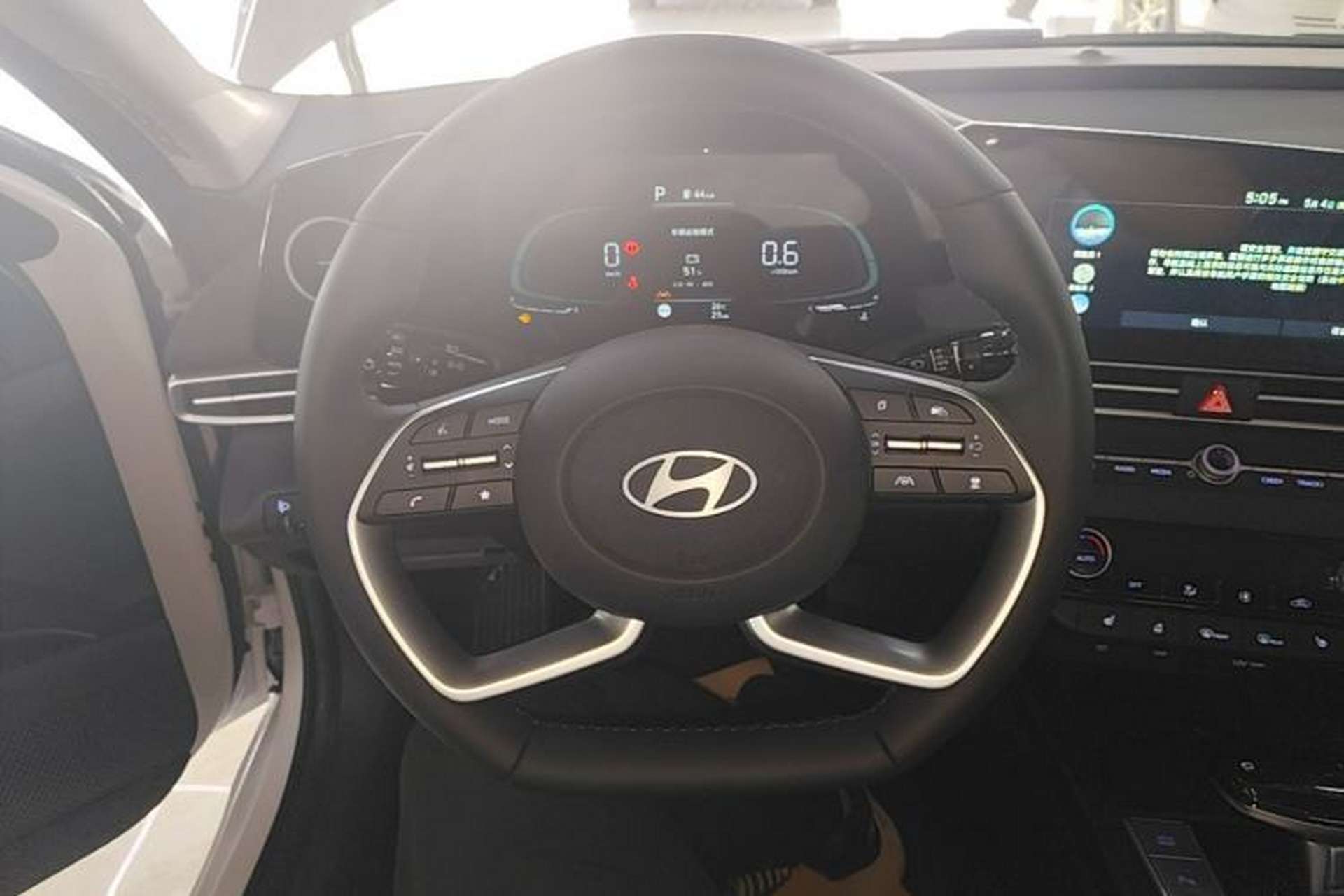 Used Hyundai Elantra 2023 1.5L CVT LUX Prestige Edition Steering Wheel