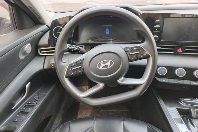 Used Hyundai Elantra 2023 1.5L CVT GLS Leading Edition Steering Wheel