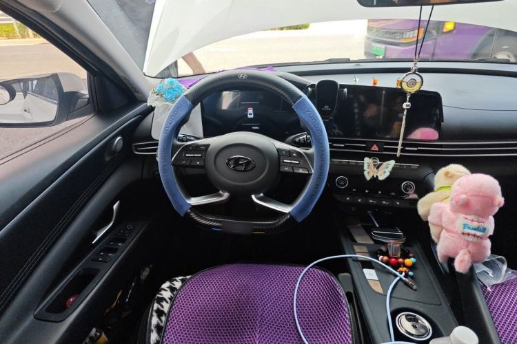 Used Hyundai Elantra 2023 1.5L CVT LUX Prestige Edition Steering Wheel