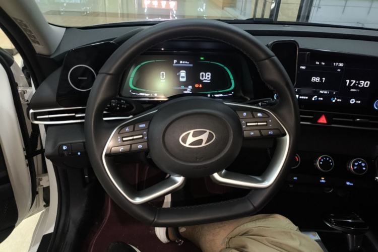 Used Hyundai Elantra 2023 1.5L CVT GLX Elite Edition Steering Wheel