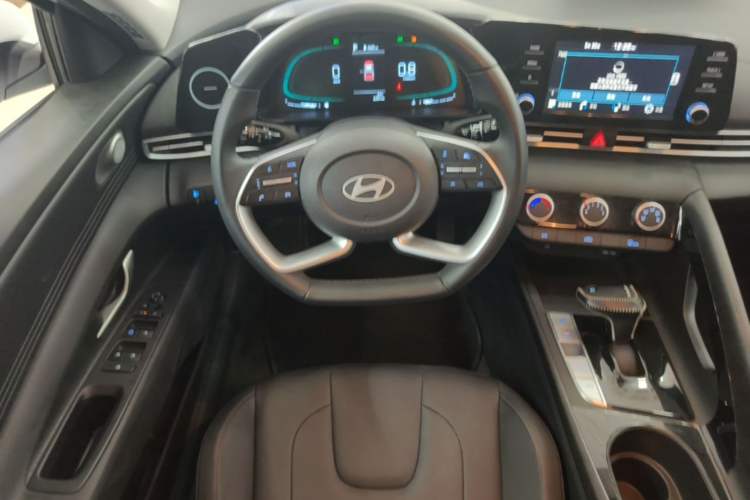 Used Hyundai Elantra 2023 1.5L CVT GLX Elite Edition Steering Wheel