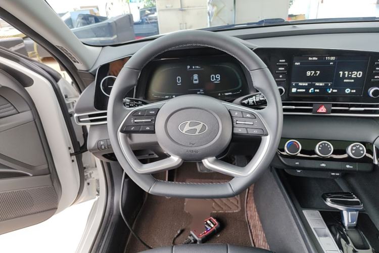 Used Hyundai Elantra 2023 1.5L CVT GLX Elite Edition Steering Wheel