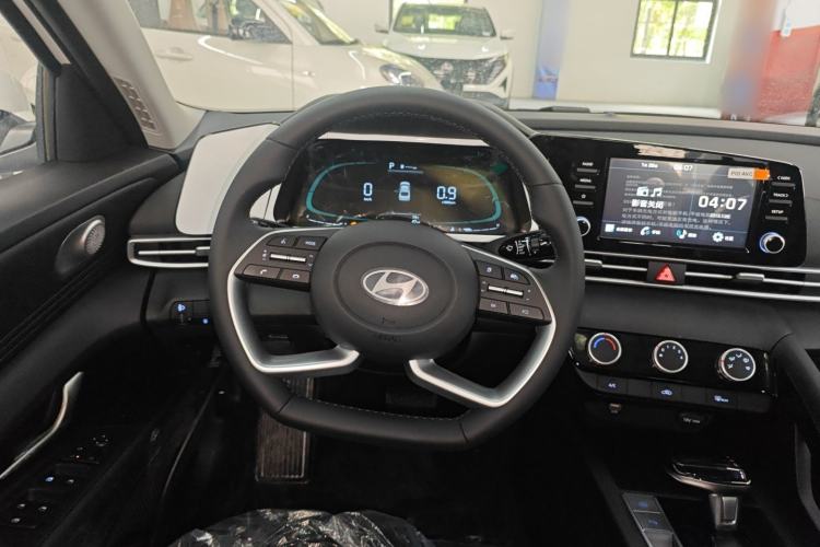 Used Hyundai Elantra 2023 1.5L CVT GLX Elite Edition Steering Wheel