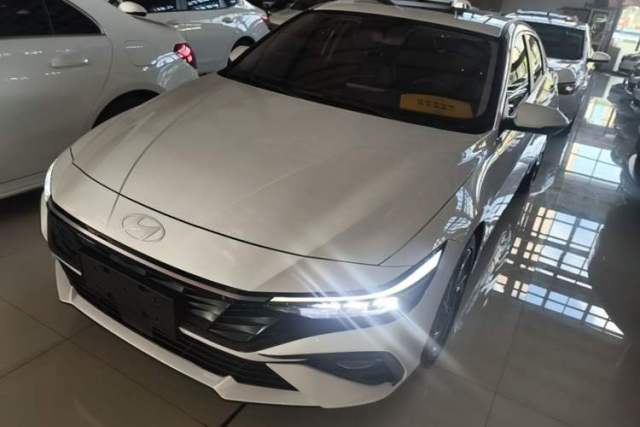 Hyundai Elantra 2023 1.5L CVT GLX Elite Edition с пробегом