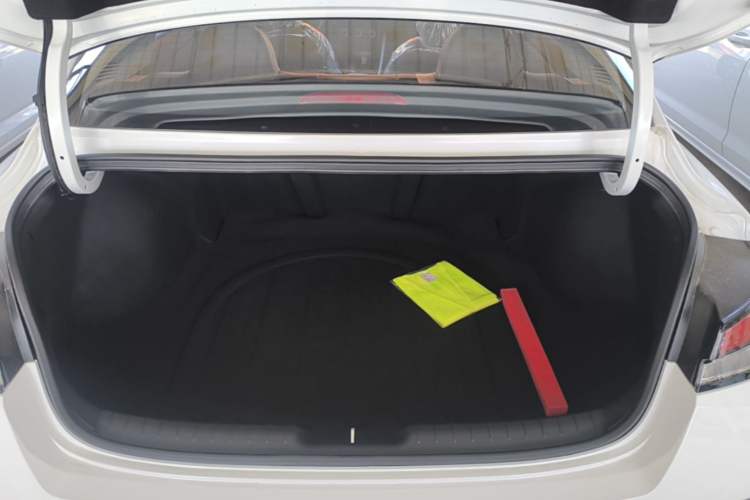 Used Hyundai Elantra 2023 1.5L CVT GLX Elite Edition Trunk