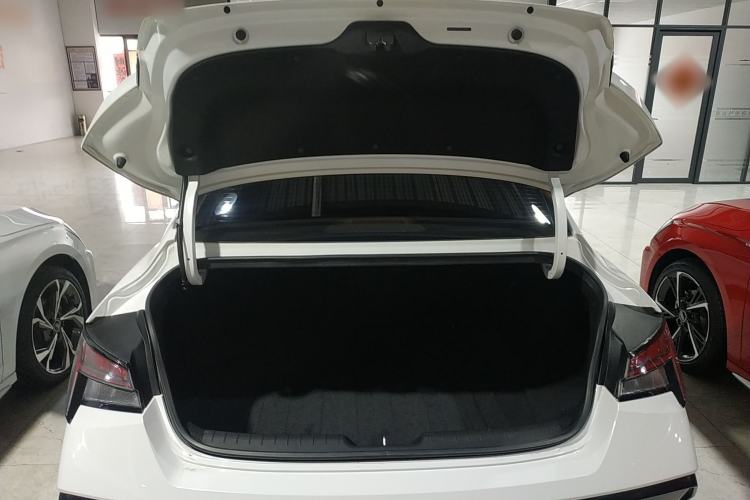 Used Hyundai Elantra 2023 1.5L CVT LUX Prestige Edition Trunk