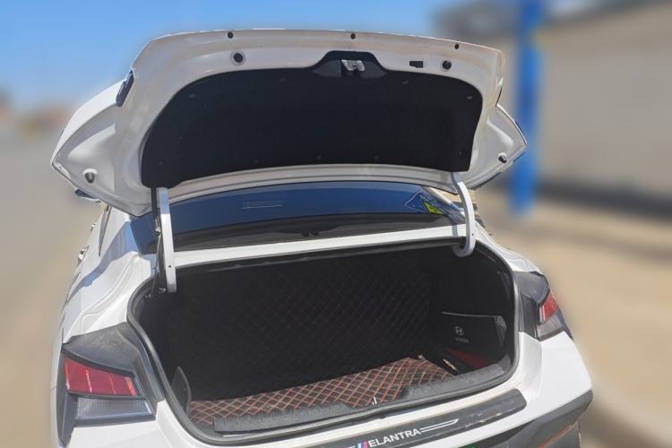 Used Hyundai Elantra 2023 1.5L CVT GLS Leading Edition Trunk
