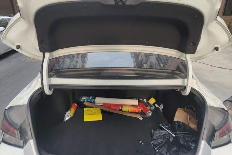 Used Hyundai Elantra 2023 1.5L CVT LUX Prestige Edition Trunk