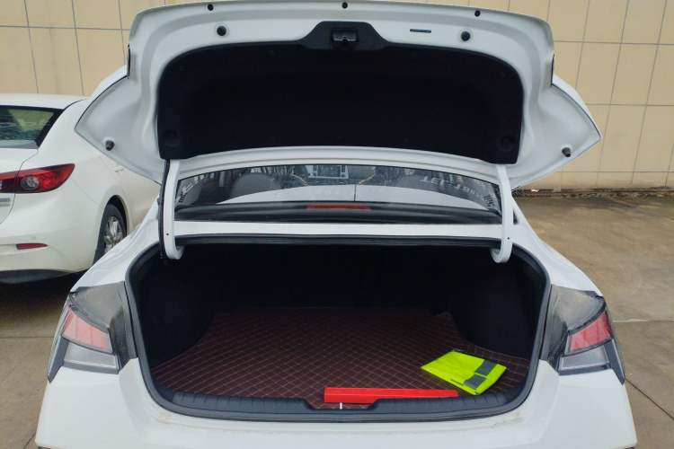 Used Hyundai Elantra 2023 1.5L CVT GLX Elite Edition Trunk