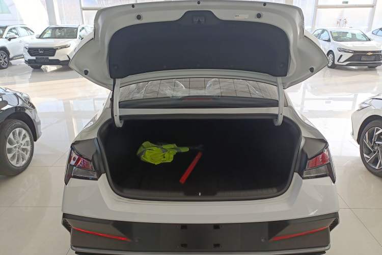 Used Hyundai Elantra 2023 1.5L CVT GLX Elite Edition Trunk