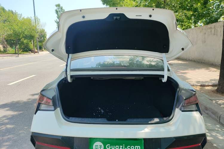 Used Hyundai Elantra 2023 1.5L CVT LUX Prestige Edition Trunk
