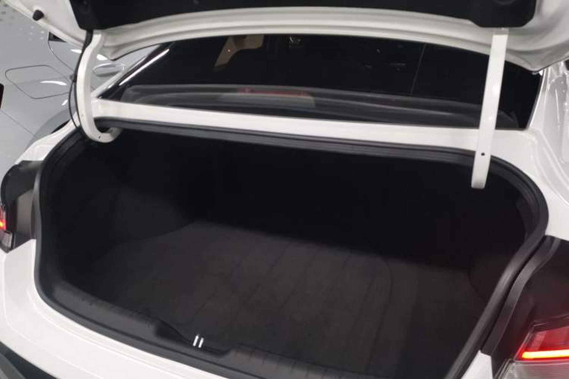 Used Hyundai Elantra 2023 1.5L CVT LUX Prestige Edition Trunk
