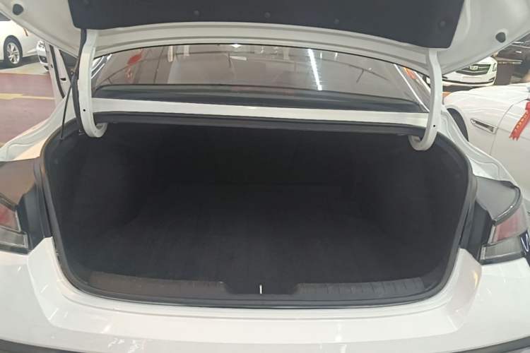 Used Hyundai Elantra 2023 1.5L CVT GLX Elite Edition Trunk