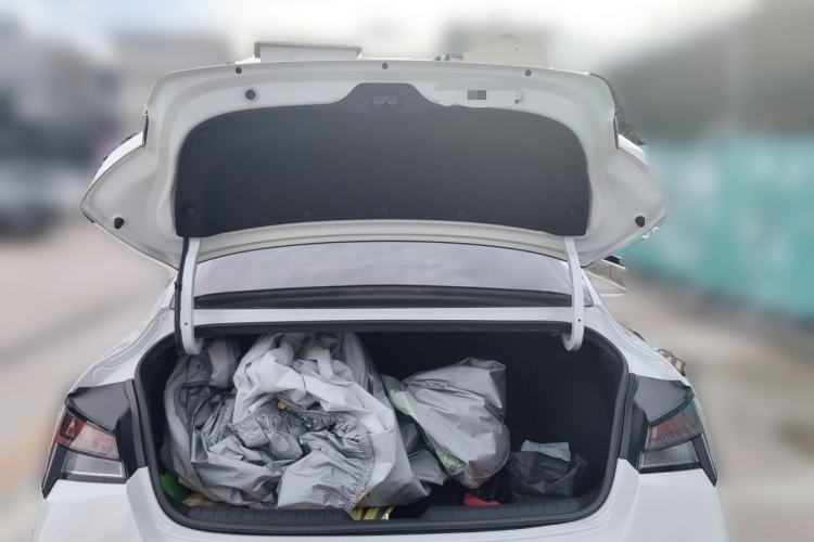 Used Hyundai Elantra 2023 1.5L CVT LUX Prestige Edition Trunk