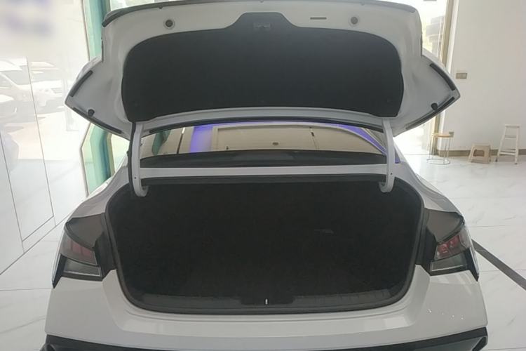 Used Hyundai Elantra 2023 1.5L CVT LUX Prestige Edition Trunk