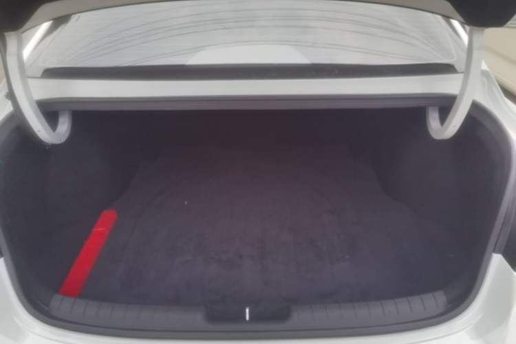 Used Hyundai Elantra 2023 1.5L CVT LUX Prestige Edition Trunk