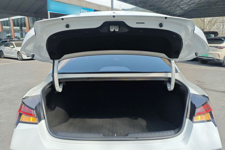 Used Hyundai Elantra 2023 1.5L CVT LUX Prestige Edition Trunk