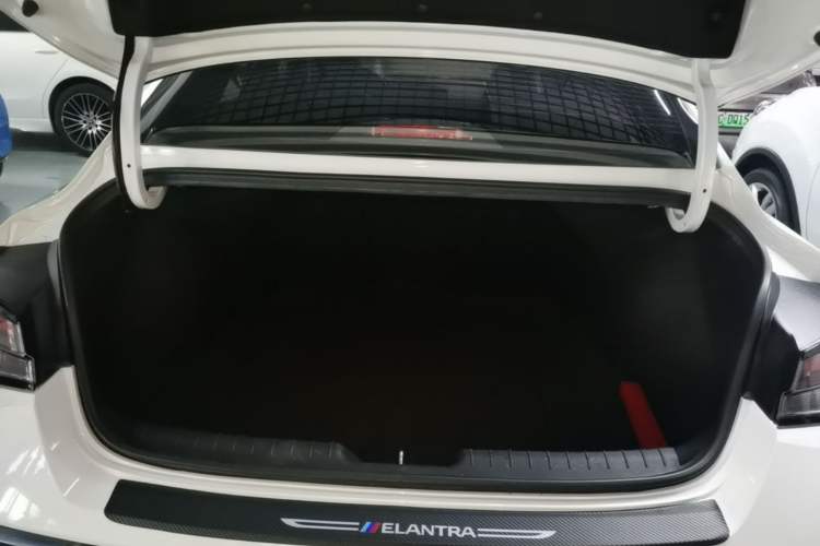 Used Hyundai Elantra 2023 1.5L CVT LUX Prestige Edition Trunk