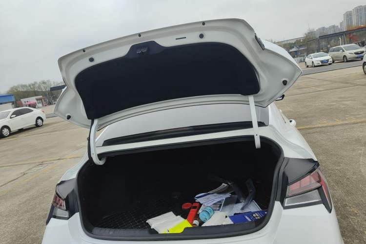 Used Hyundai Elantra 2023 1.5L CVT LUX Prestige Edition Trunk