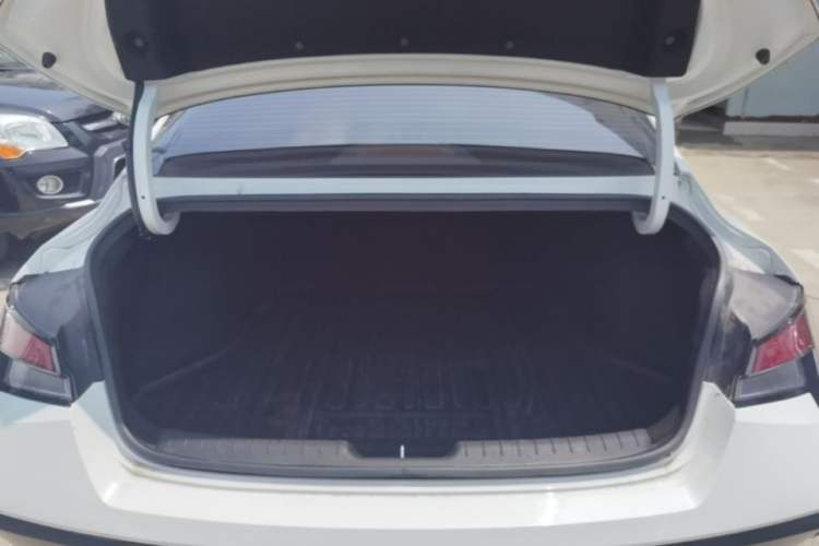Used Hyundai Elantra 2023 1.5L CVT GLX Elite Edition Trunk