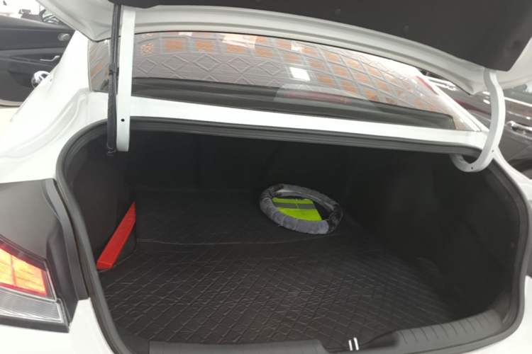 Used Hyundai Elantra 2023 1.5L CVT GLX Elite Edition Trunk