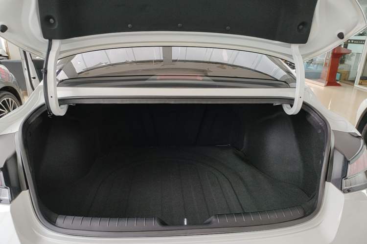 Used Hyundai Elantra 2023 1.5L CVT GLX Elite Edition Trunk