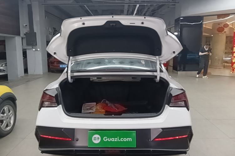 Used Hyundai Elantra 2023 1.5L CVT LUX Prestige Edition Trunk