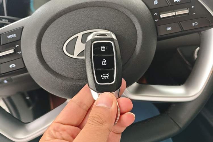 Used Hyundai Elantra 2023 1.5L CVT GLX Elite Edition Vehicle Key