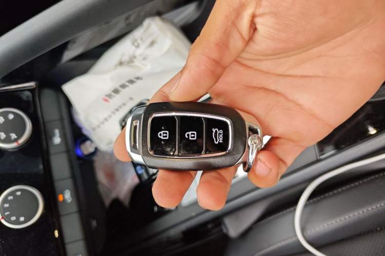 Used Hyundai Elantra 2023 1.5L CVT GLX Elite Edition Vehicle Key