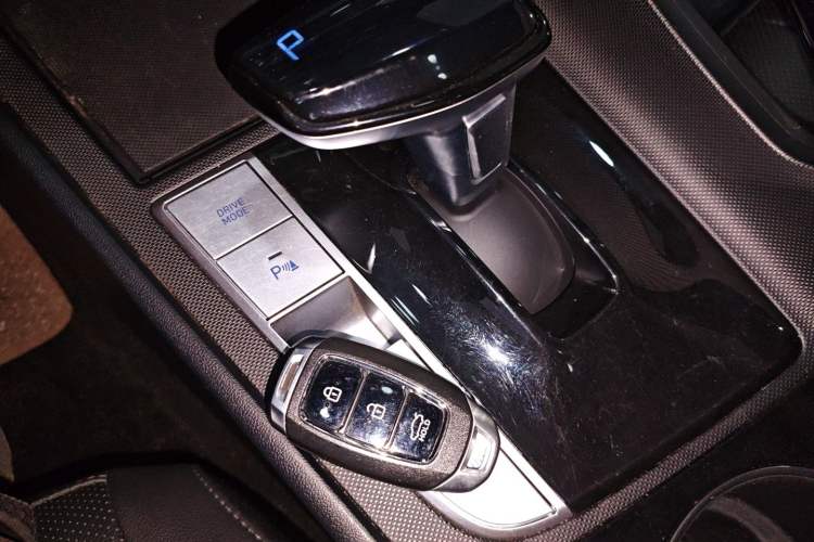 Used Hyundai Elantra 2023 1.5L CVT GLX Elite Edition Vehicle Key