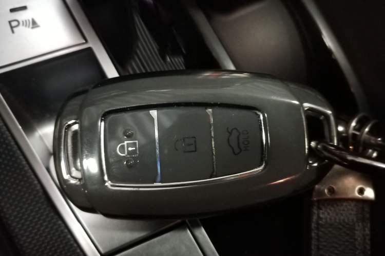 Used Hyundai Elantra 2023 1.5L CVT GLX Elite Edition Vehicle Key